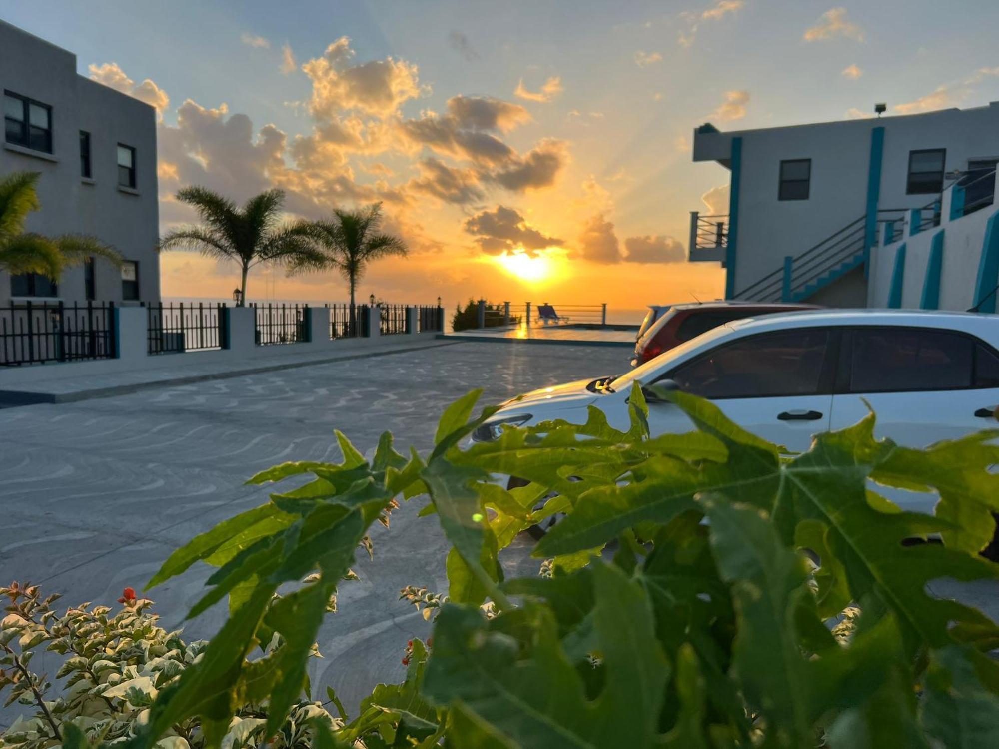 Hillsboro Condominiums Basseterre Room photo